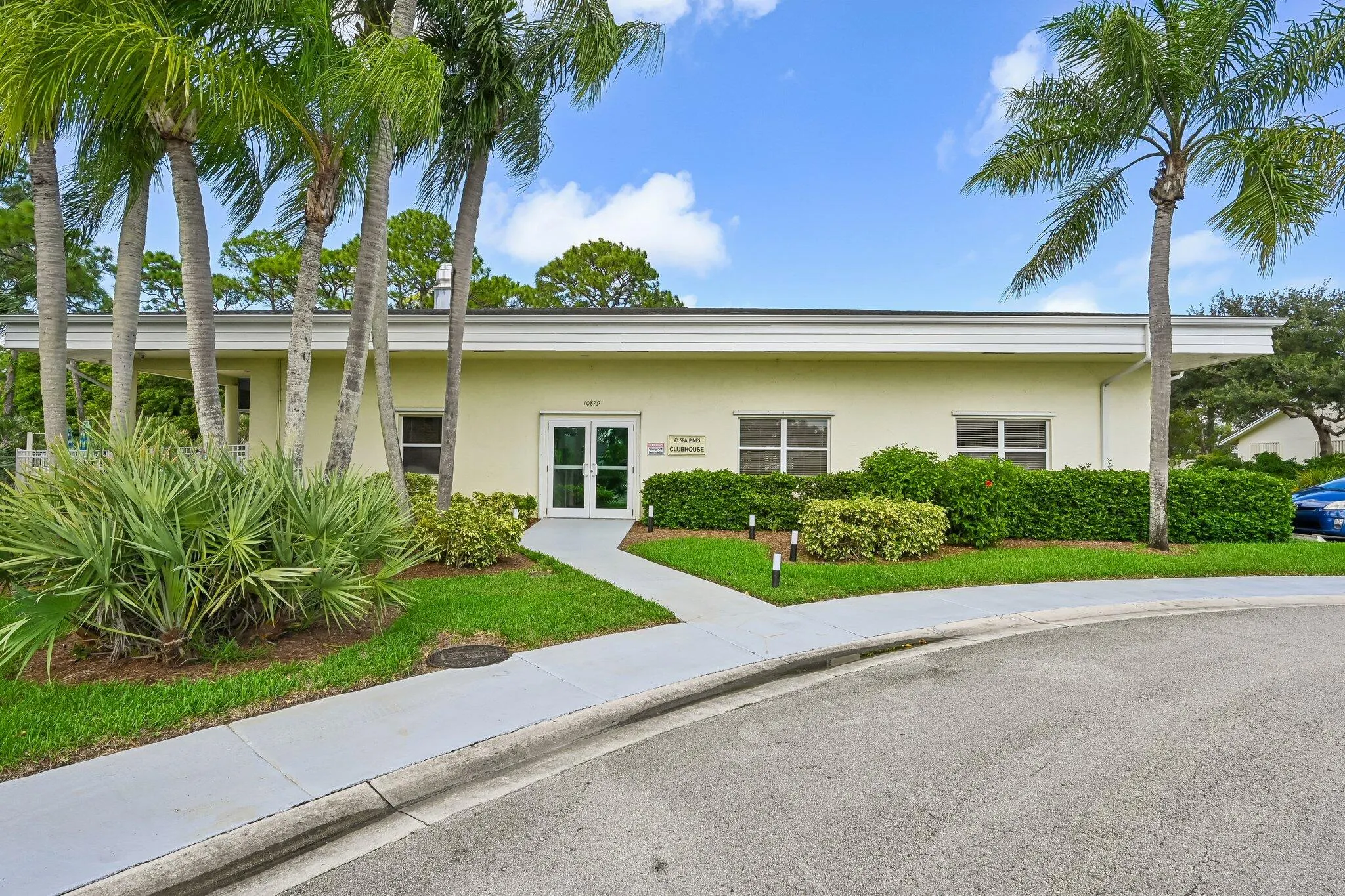 10843 SE SEA PINES Circle