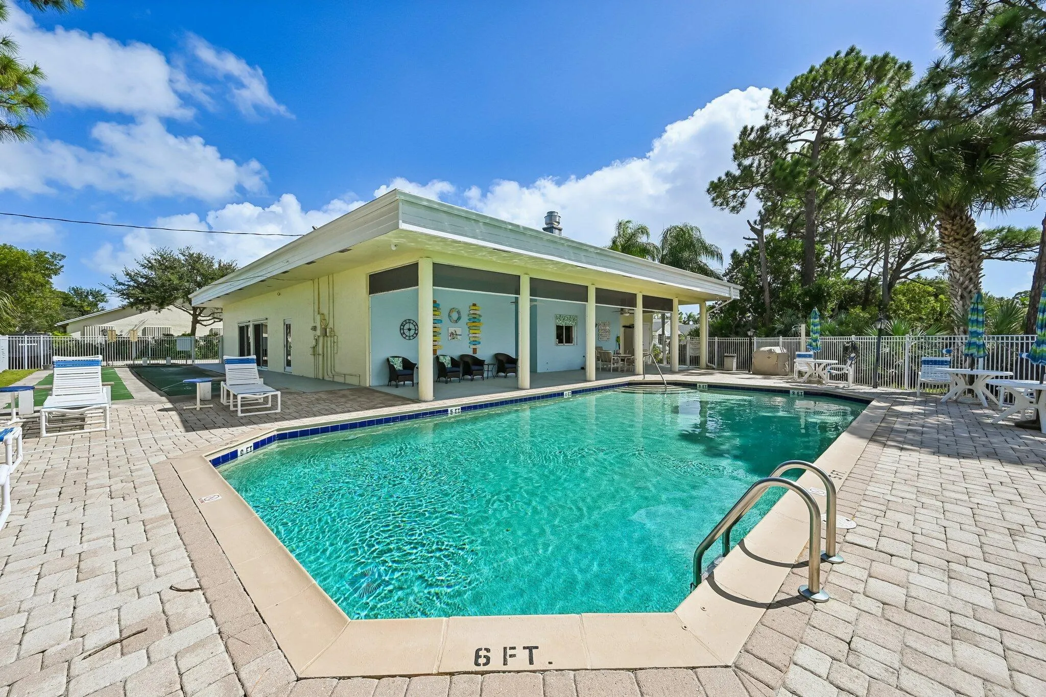 10843 SE SEA PINES Circle