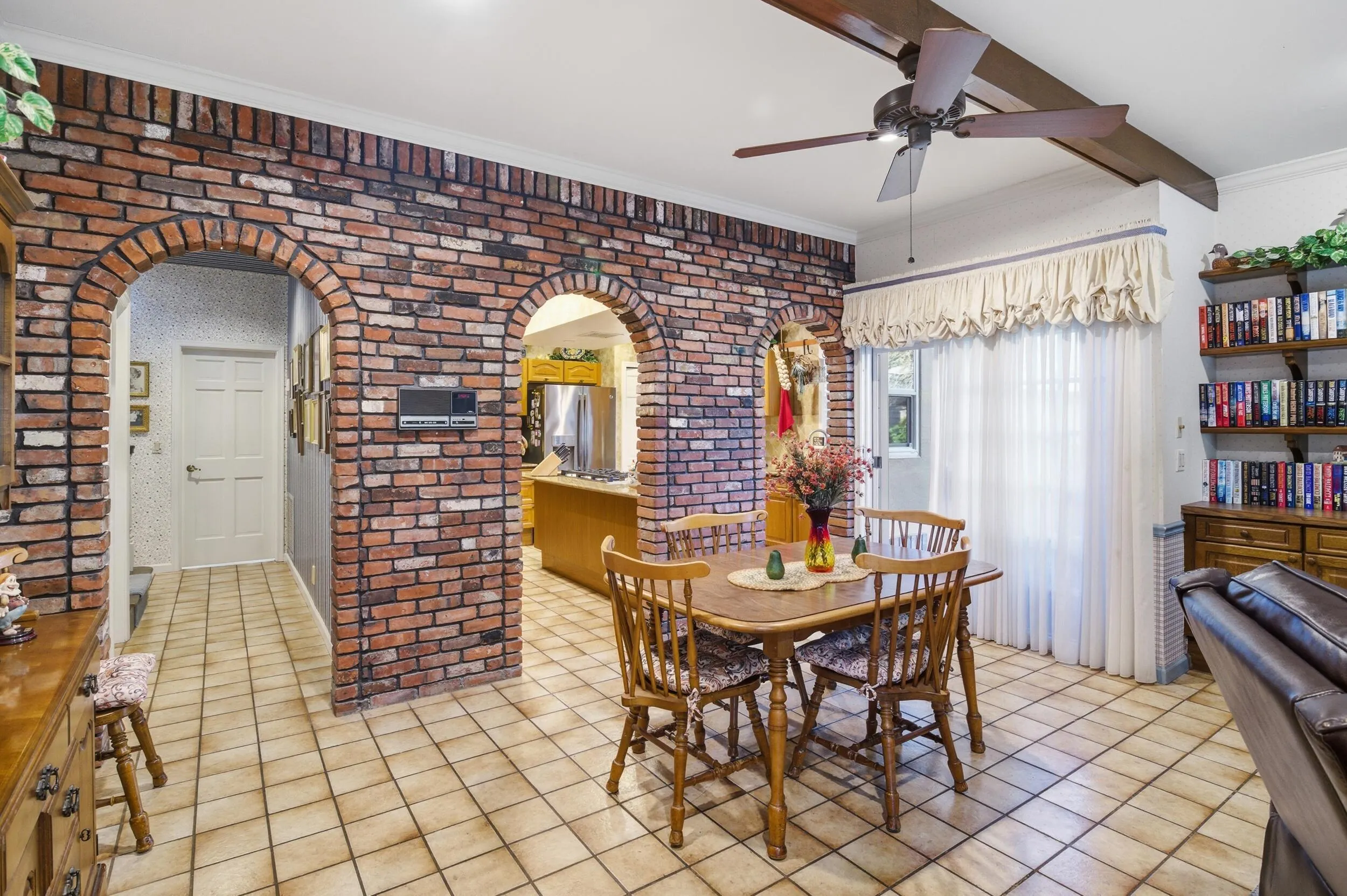 4838 CHARLTON Way