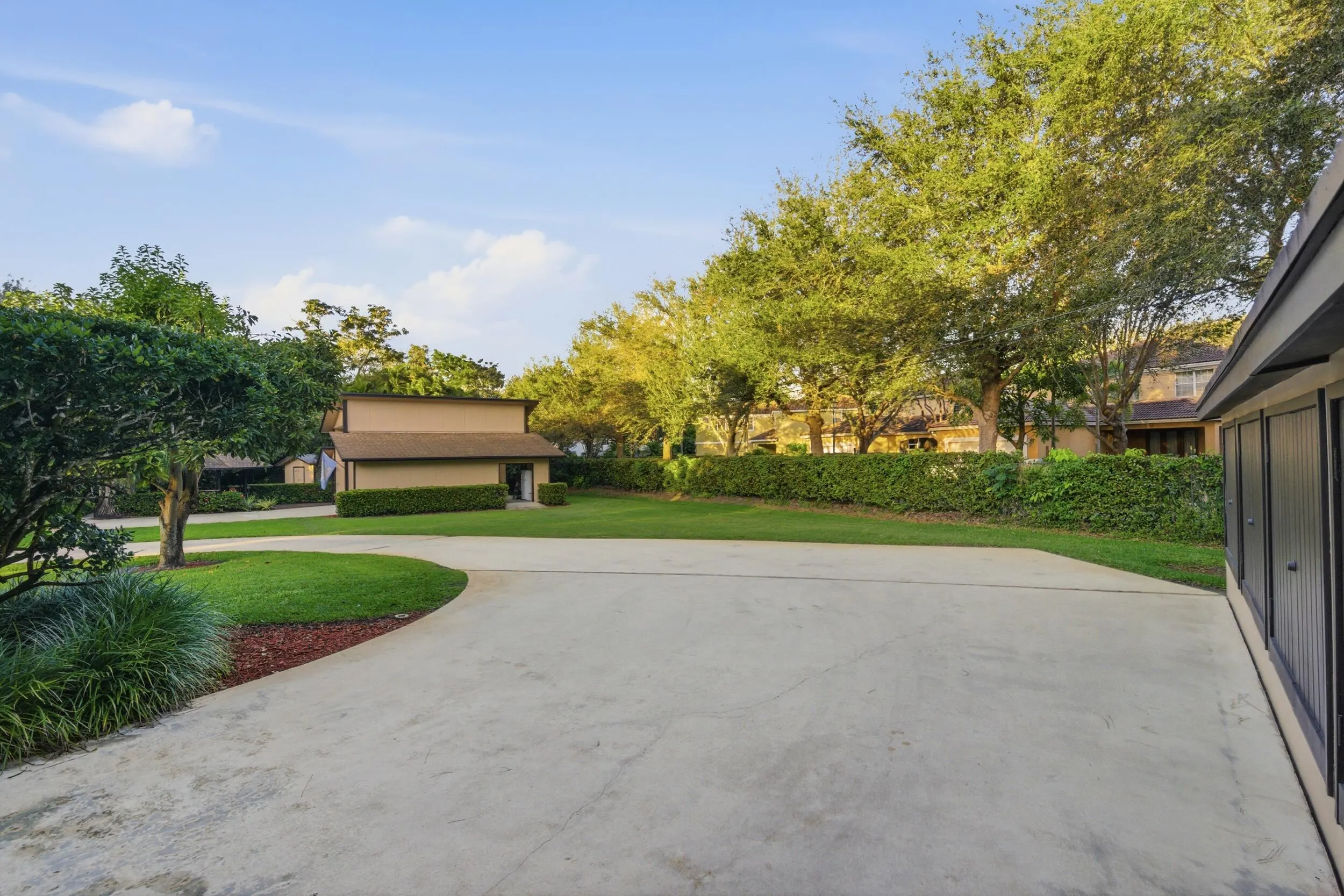 4838 CHARLTON Way