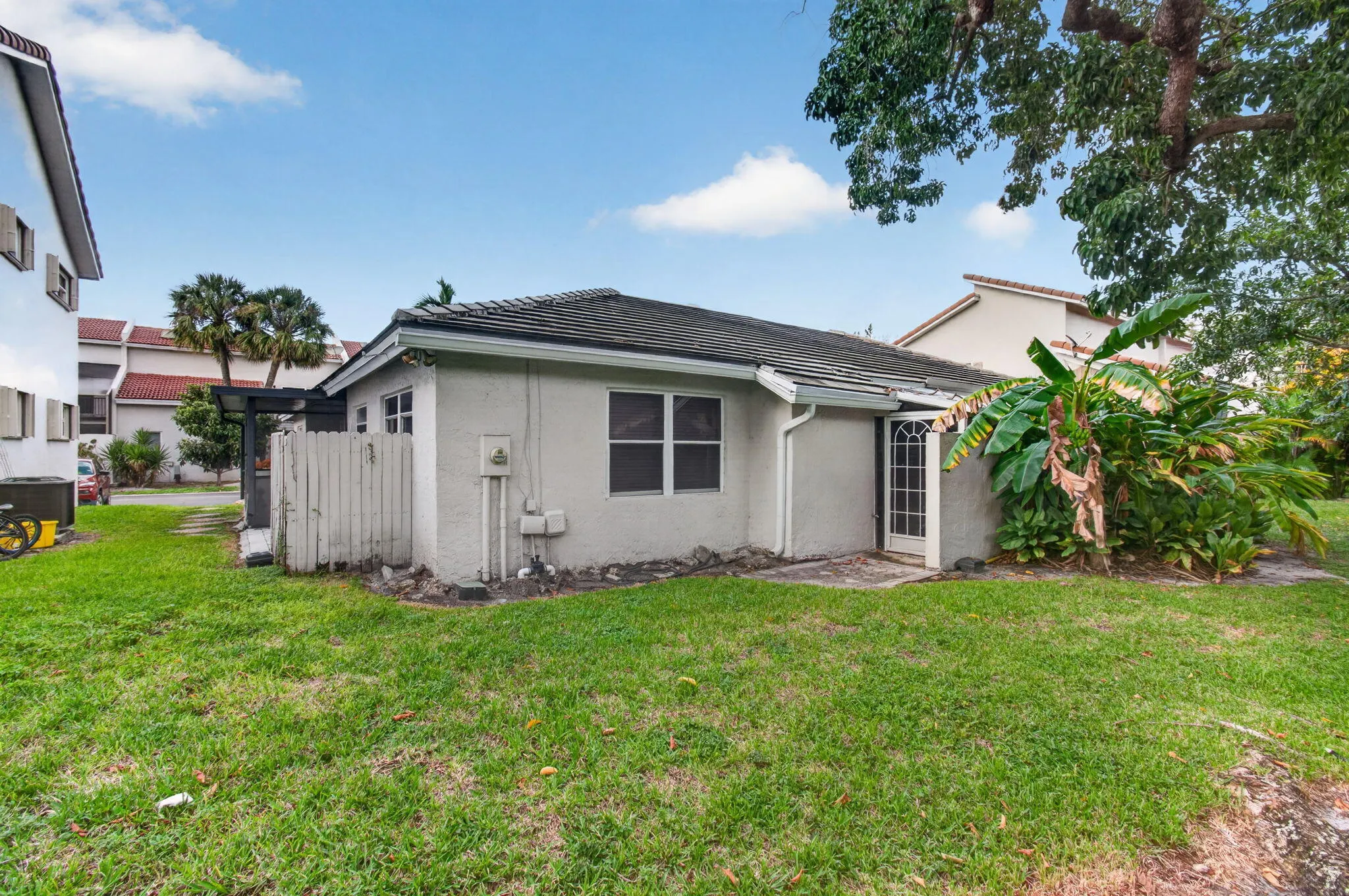 7420 CHAMPAGNE Place
