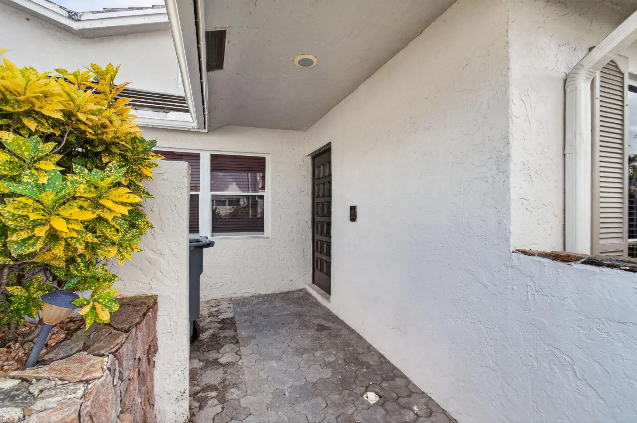 7420 CHAMPAGNE Place