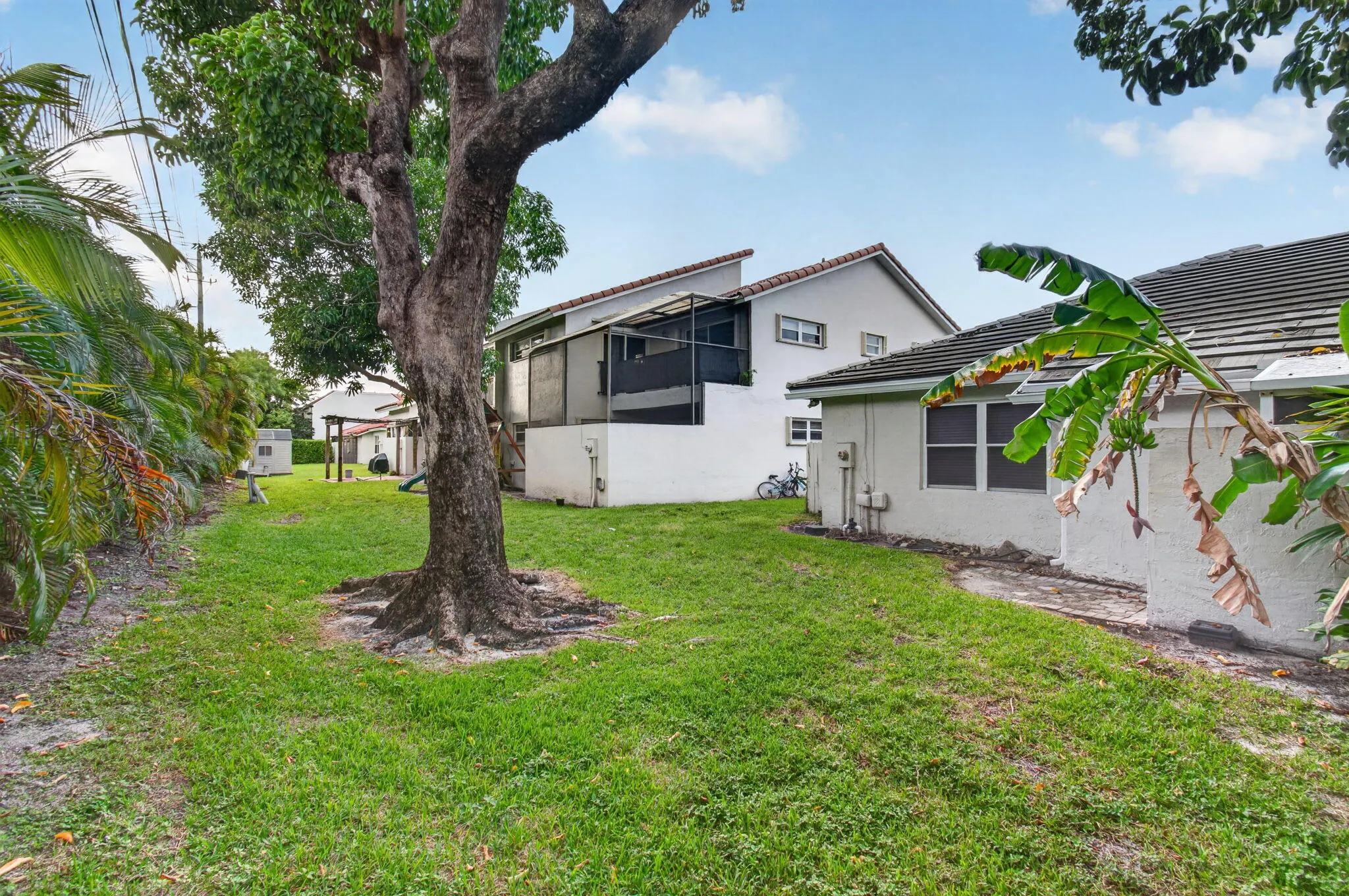 7420 CHAMPAGNE Place