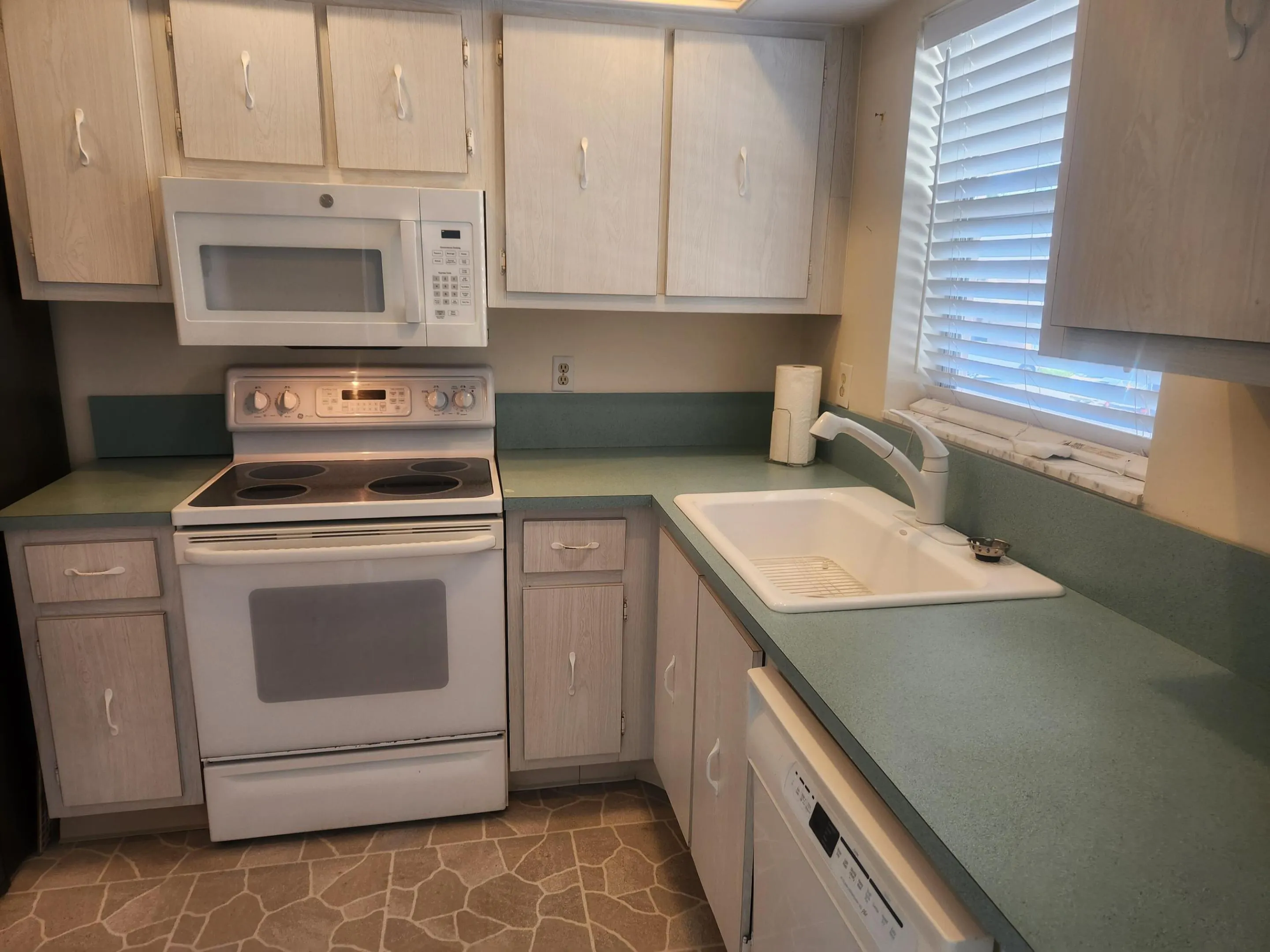 18081 SE COUNTRY CLUB Drive SE #26-259