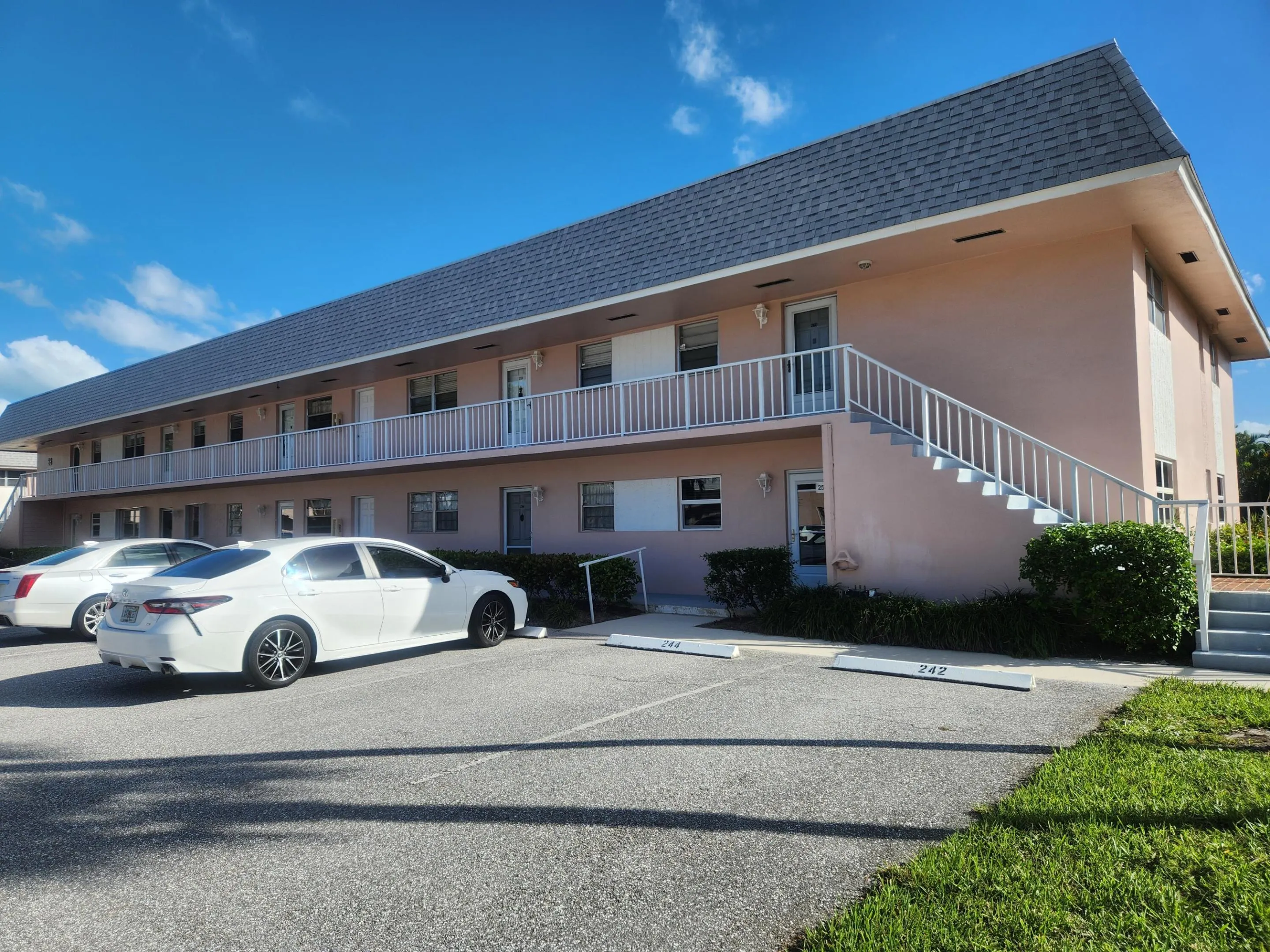 18081 SE COUNTRY CLUB Drive SE #26-259