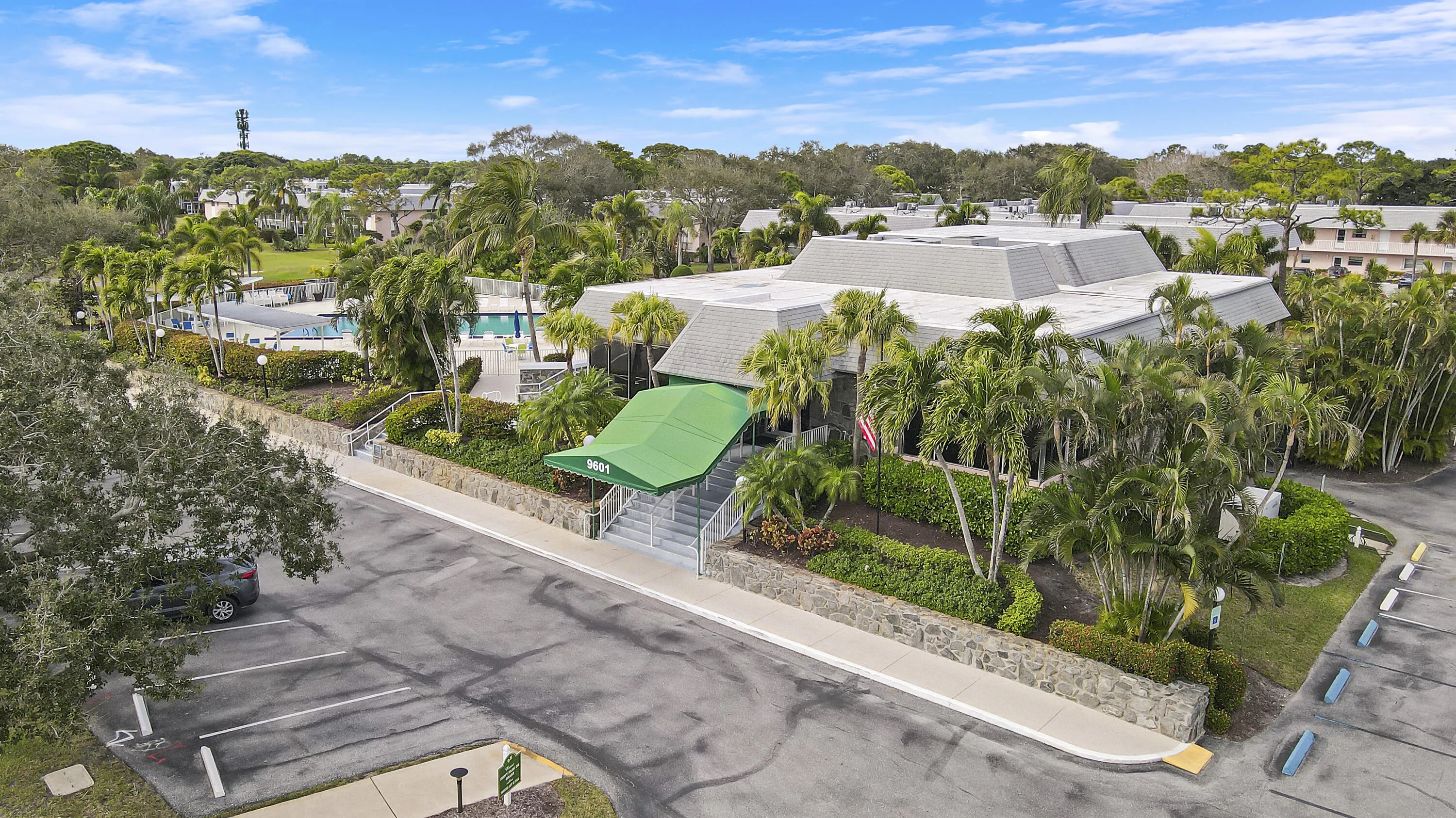 18081 SE COUNTRY CLUB Drive SE #26-259