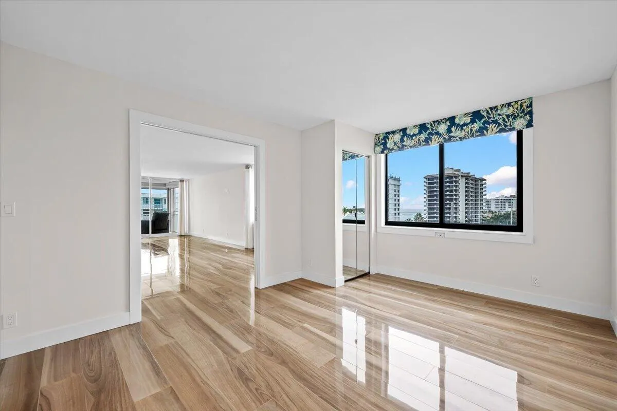911 OCEAN Drive #601