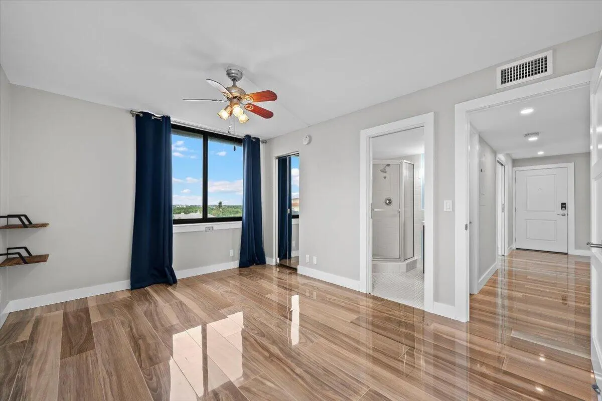 911 OCEAN Drive #601