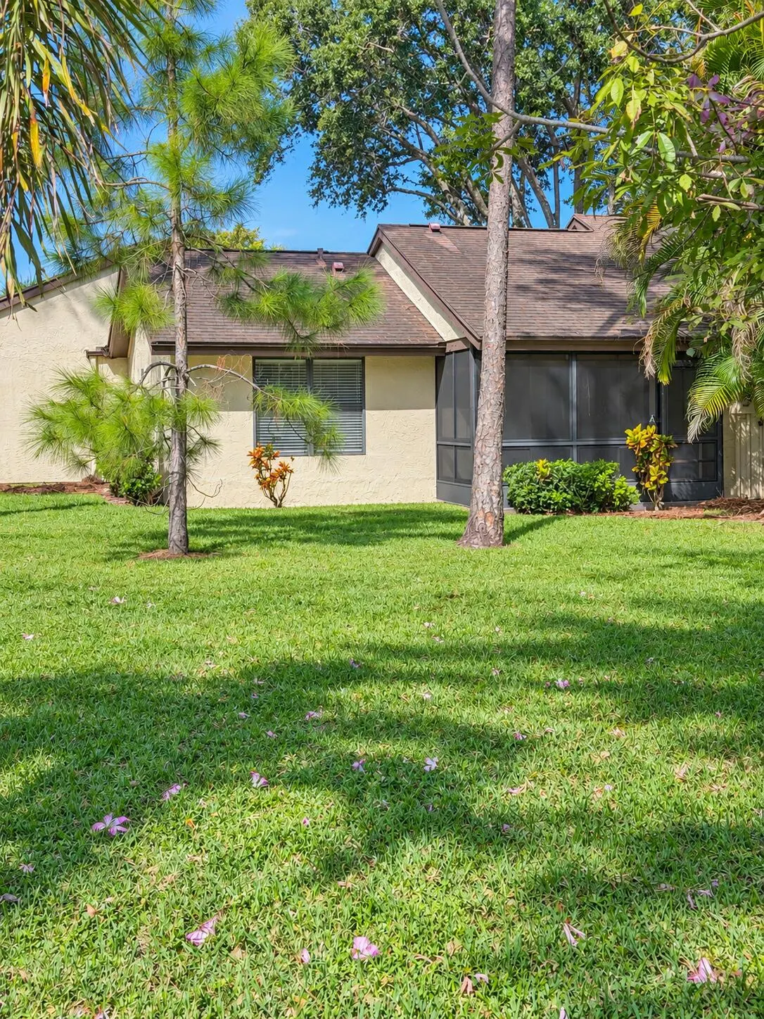 109 Roselle Court