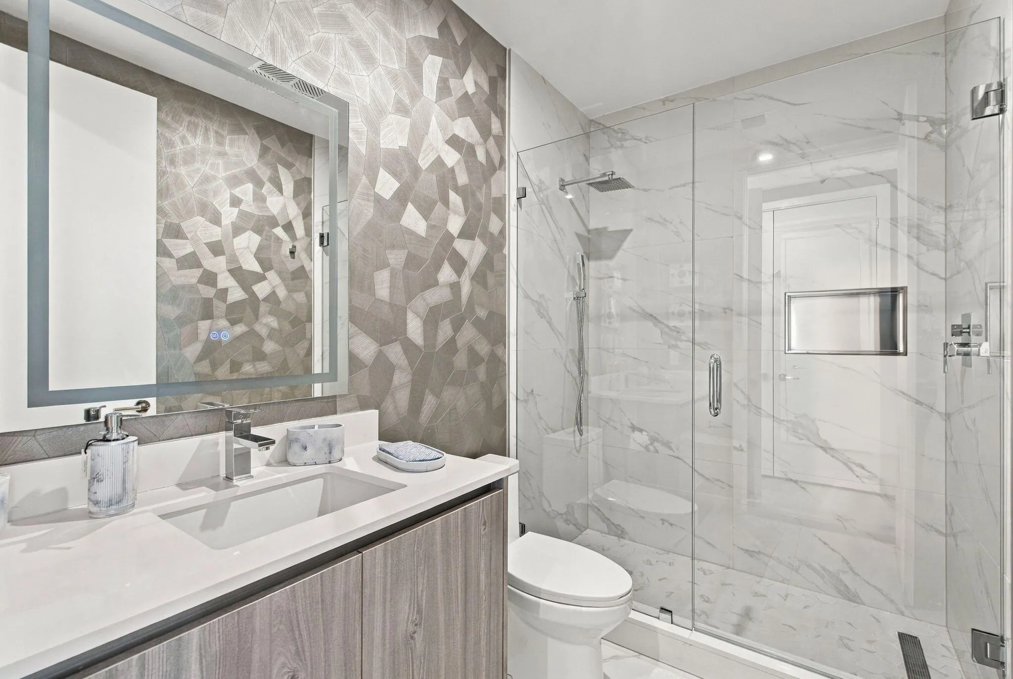 220 LAKE SHORE Drive #1423