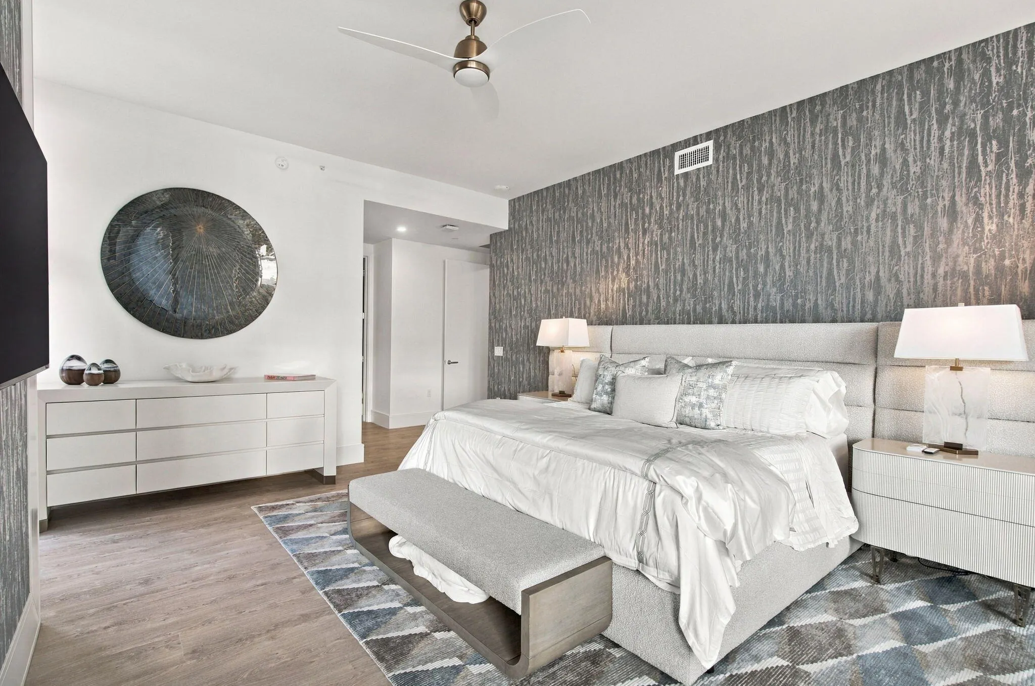 220 LAKE SHORE Drive #1423