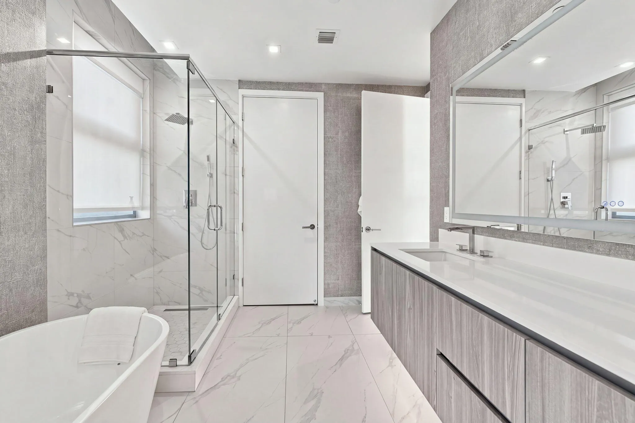 220 LAKE SHORE Drive #1423