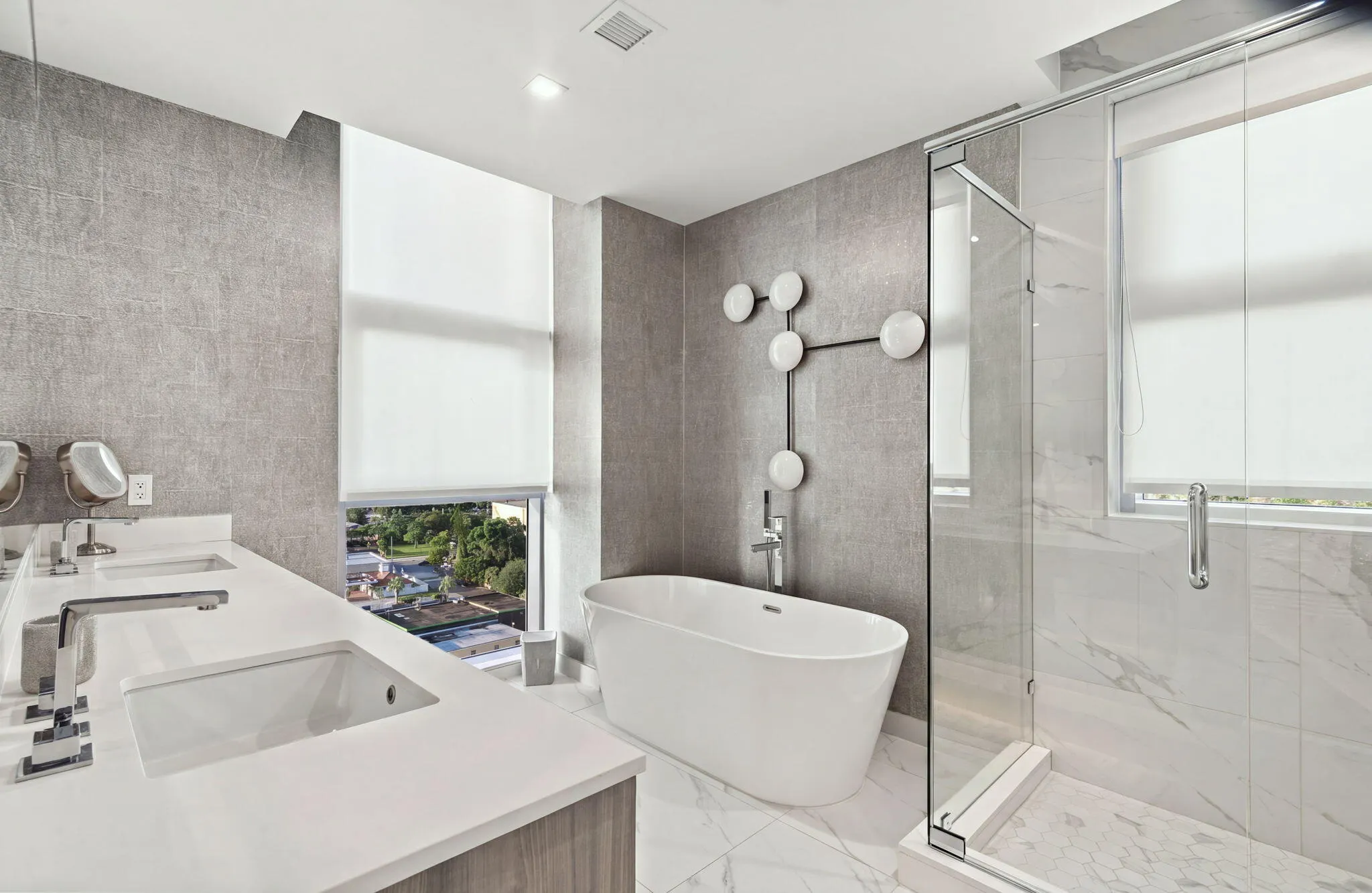 220 LAKE SHORE Drive #1423