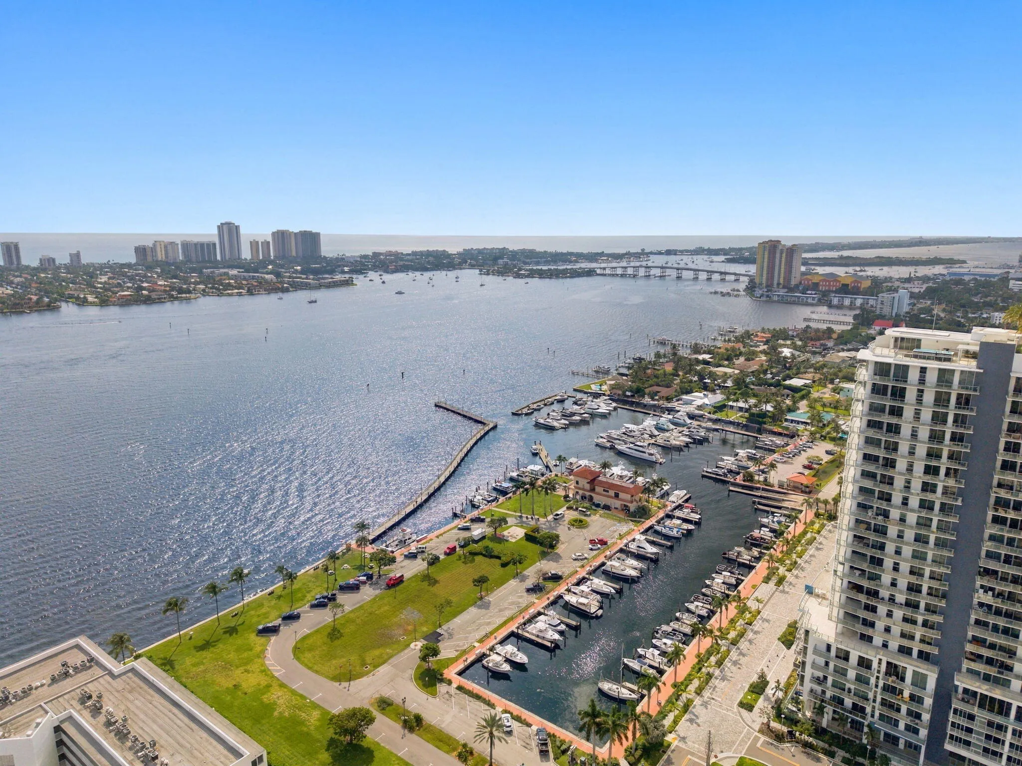 220 LAKE SHORE Drive #1423