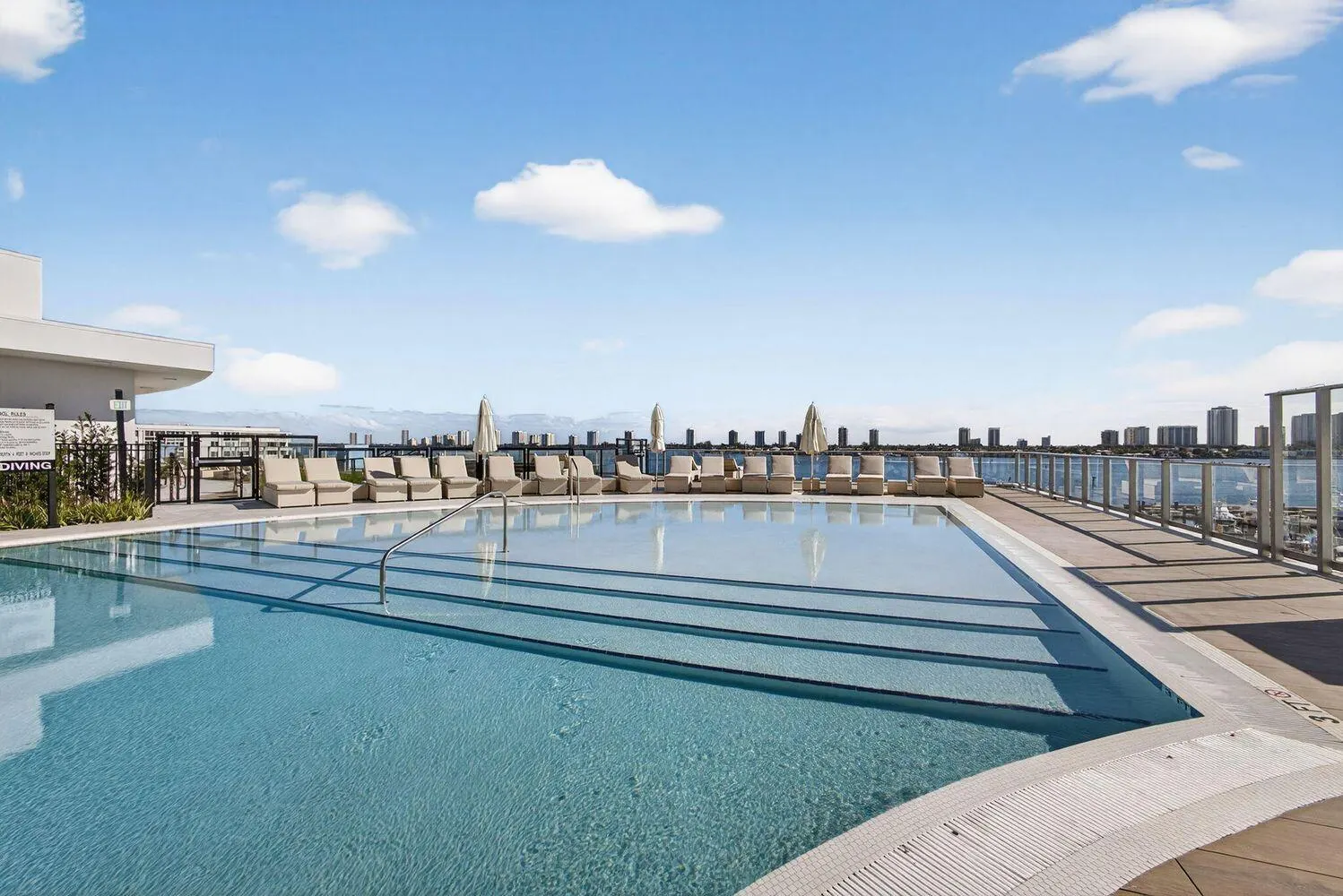 220 LAKE SHORE Drive #1423