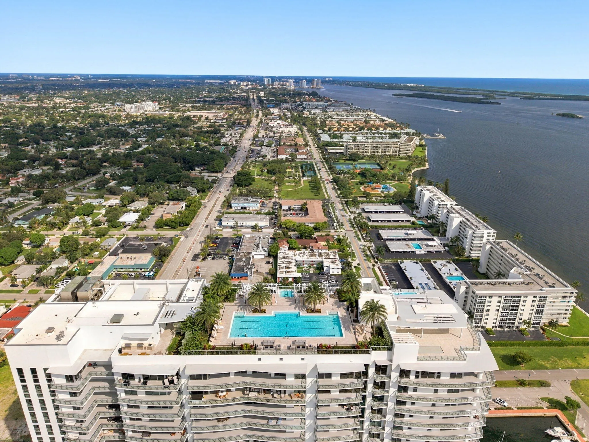220 LAKE SHORE Drive #1423