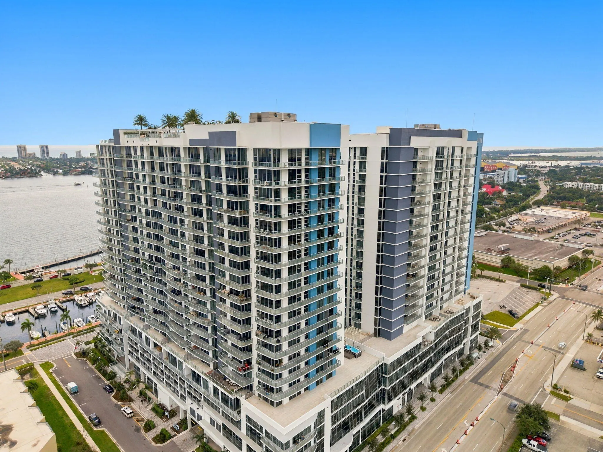 220 LAKE SHORE Drive #1423