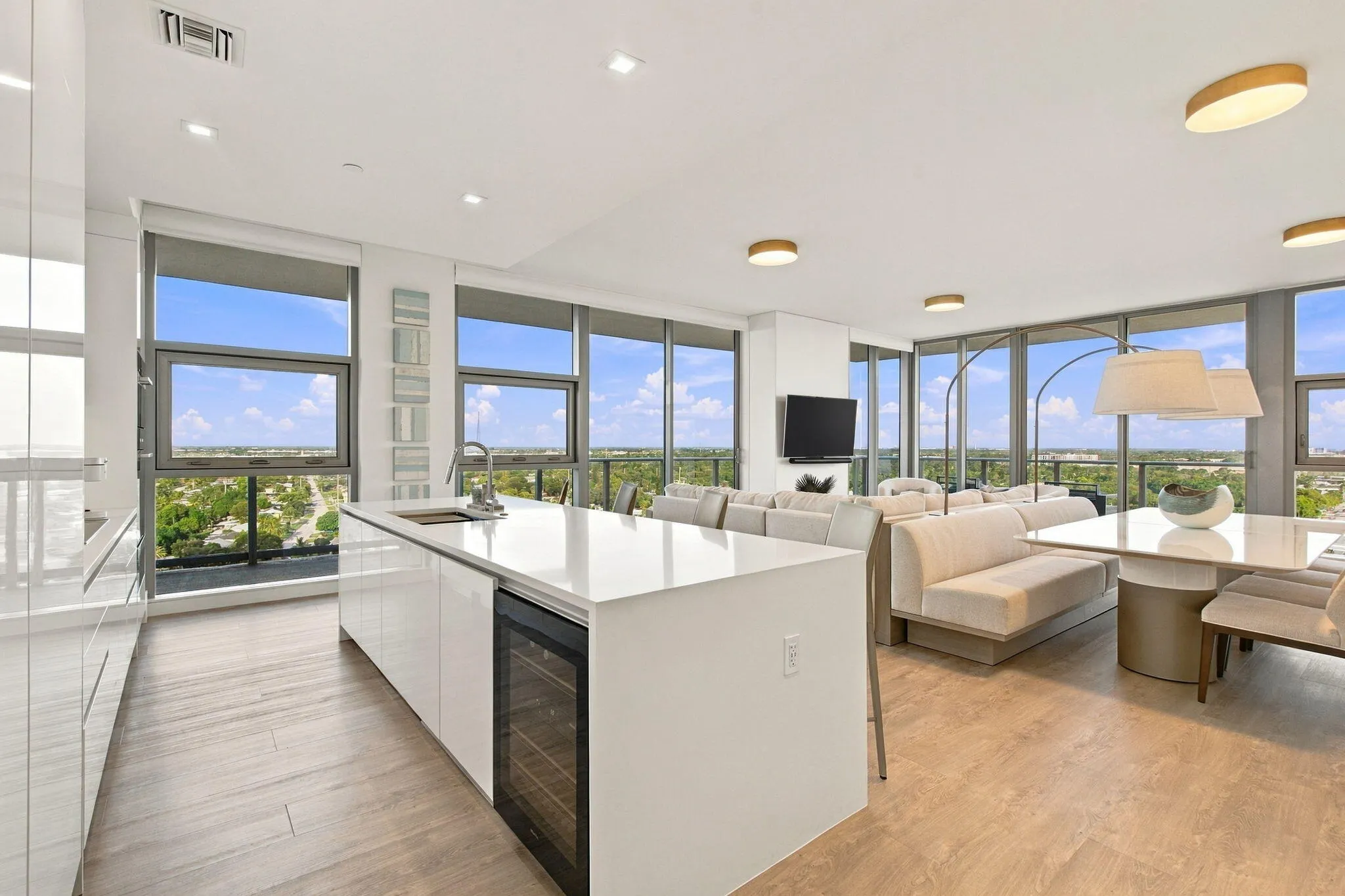 220 LAKE SHORE Drive #1423