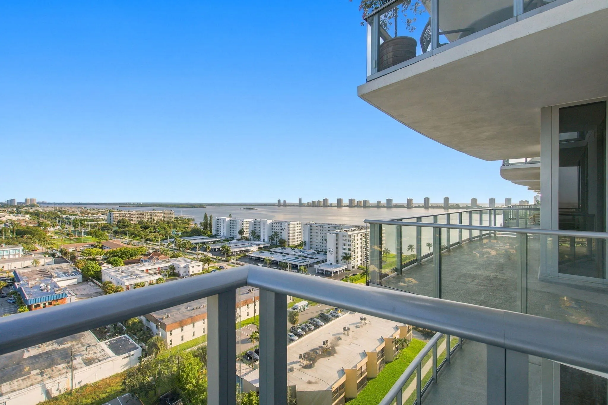 220 LAKE SHORE Drive #1423