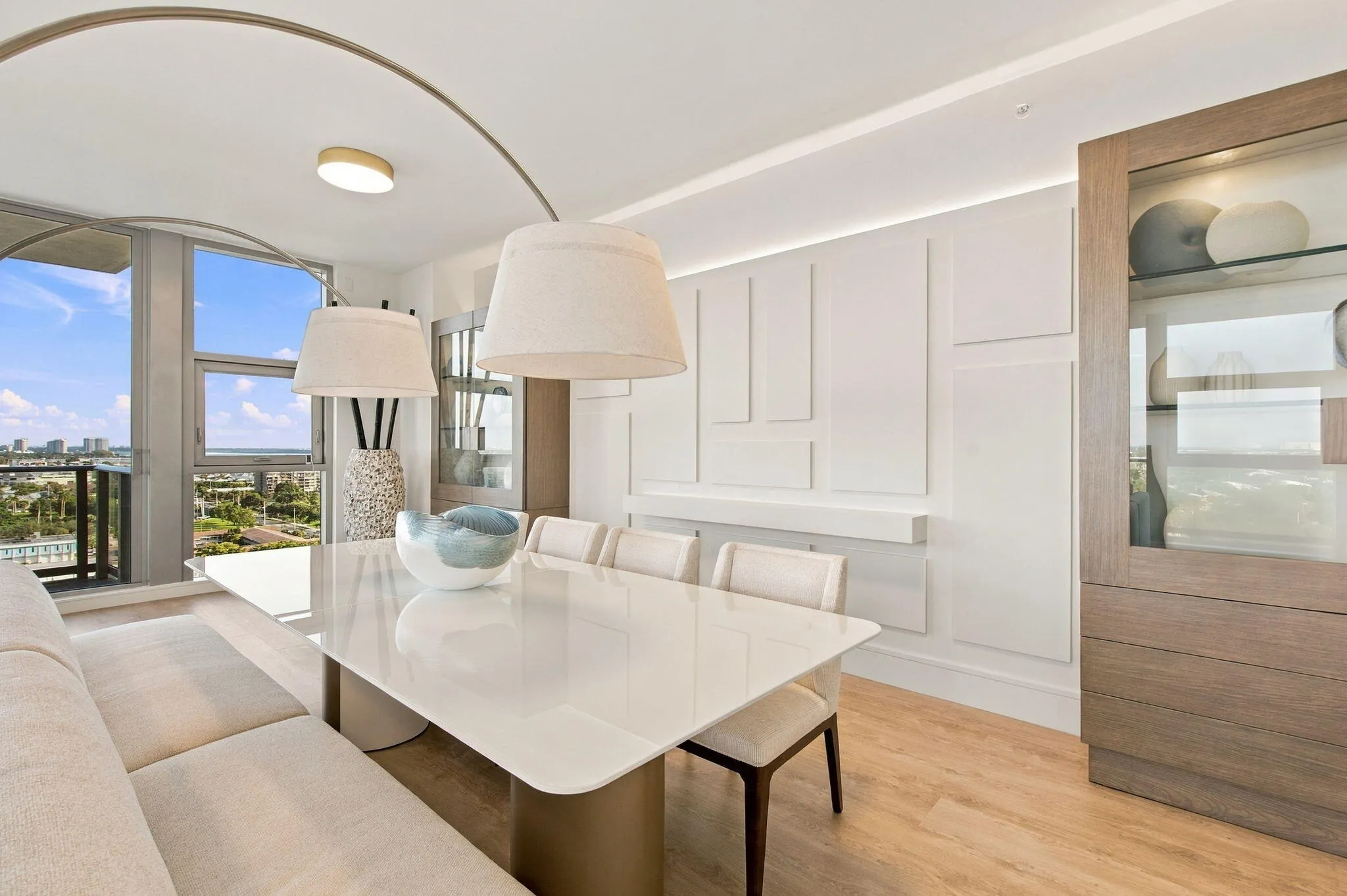220 LAKE SHORE Drive #1423