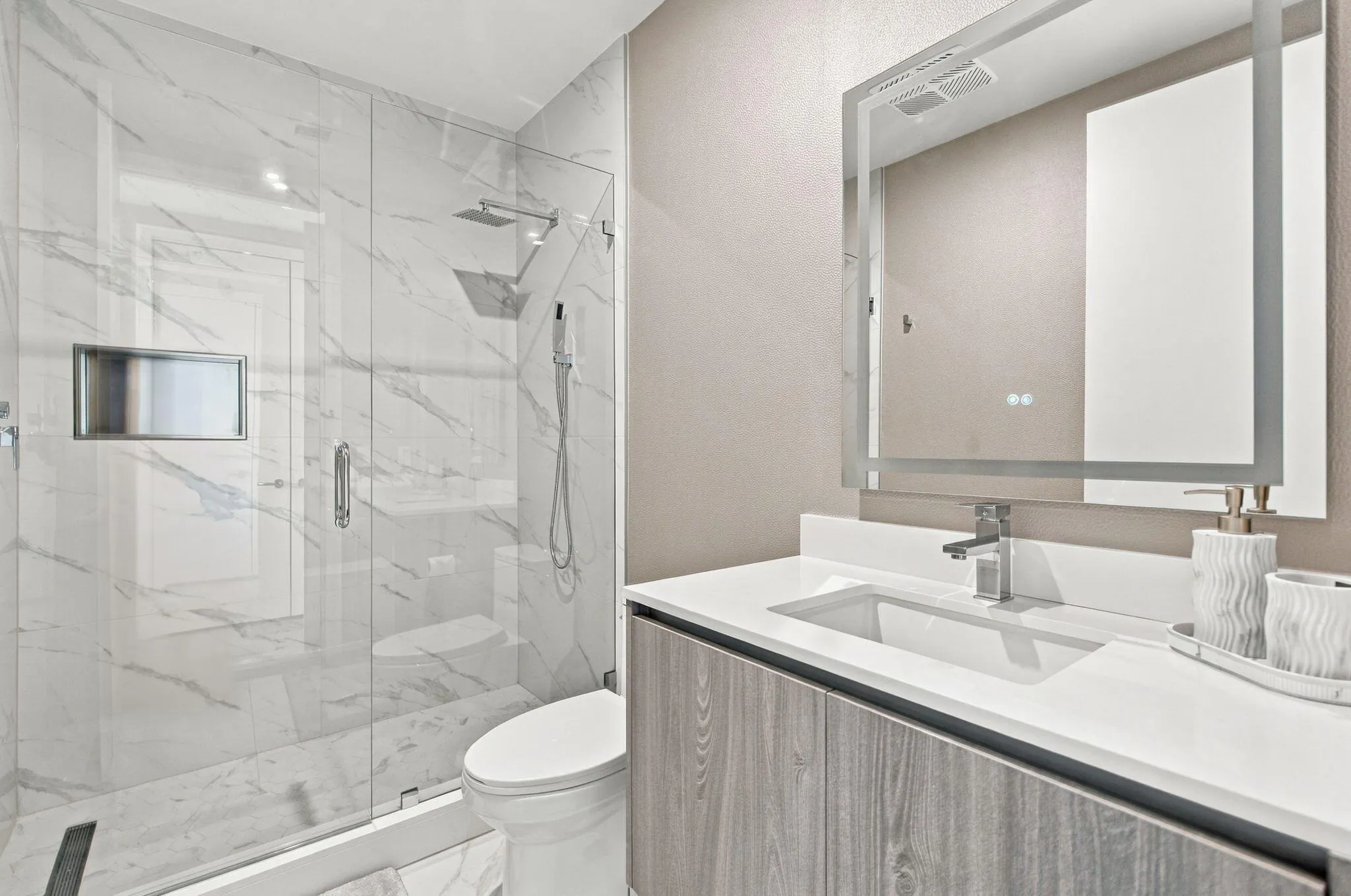 220 LAKE SHORE Drive #1423