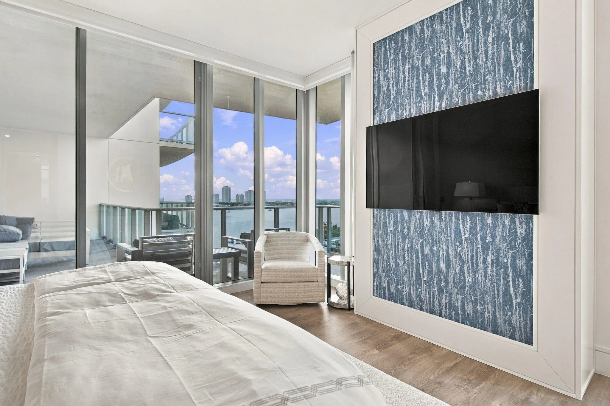 220 LAKE SHORE Drive #1423