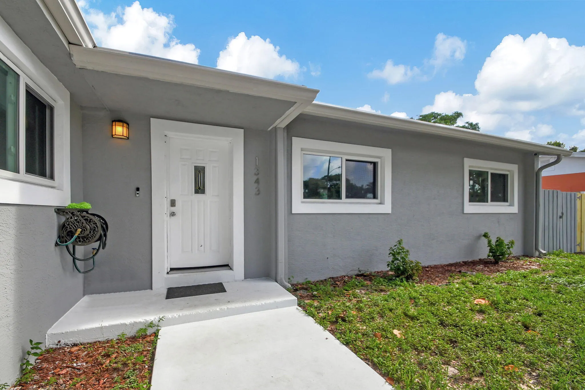 1343 W OCEAN Avenue