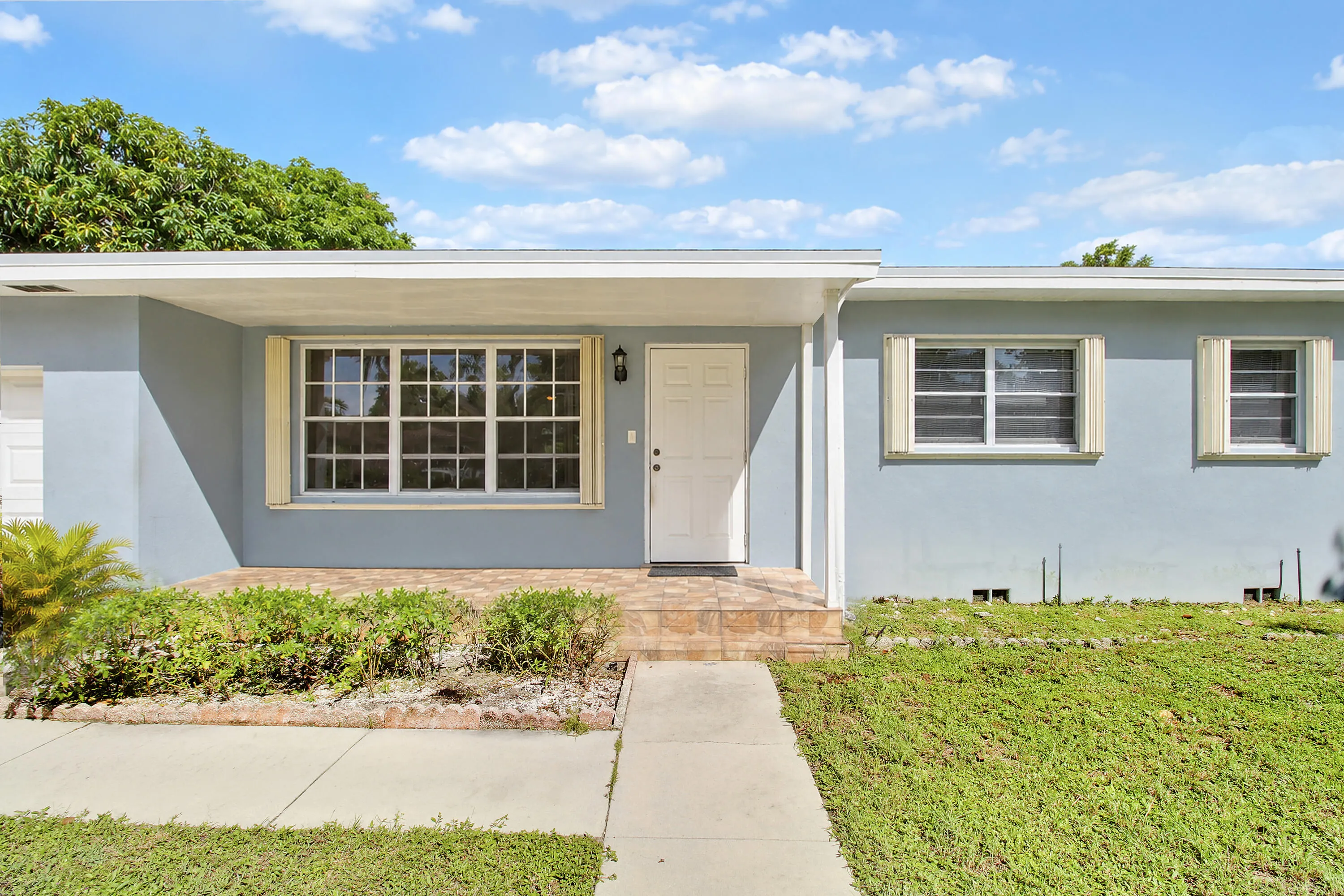 1744 Crestwood Boulevard