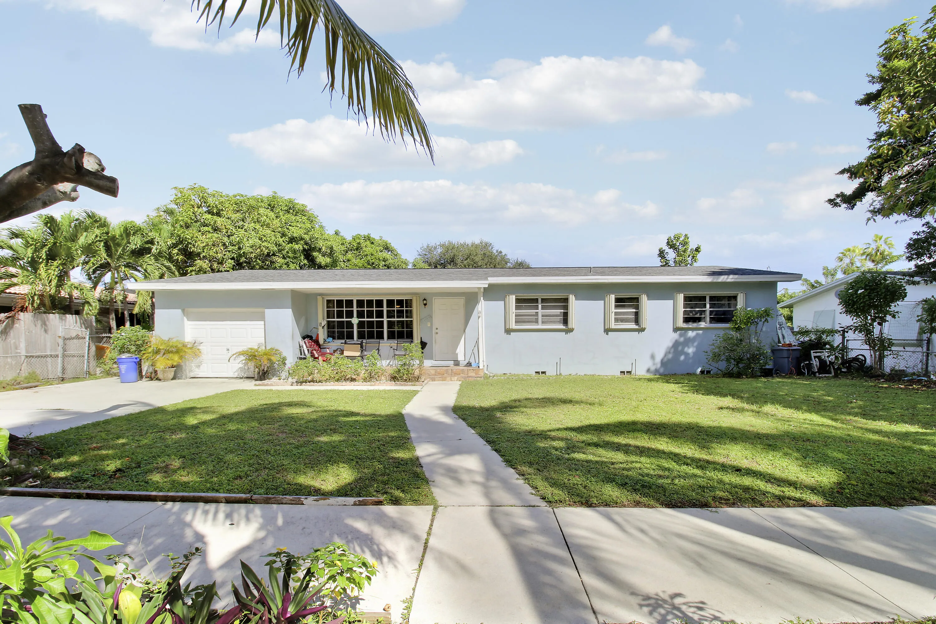 1744 Crestwood Boulevard