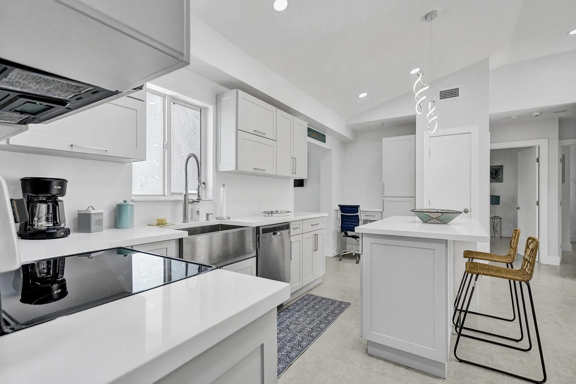 1100 NE 17TH Way