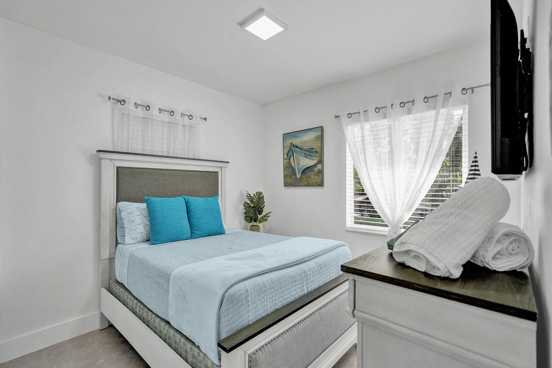 1100 NE 17TH Way