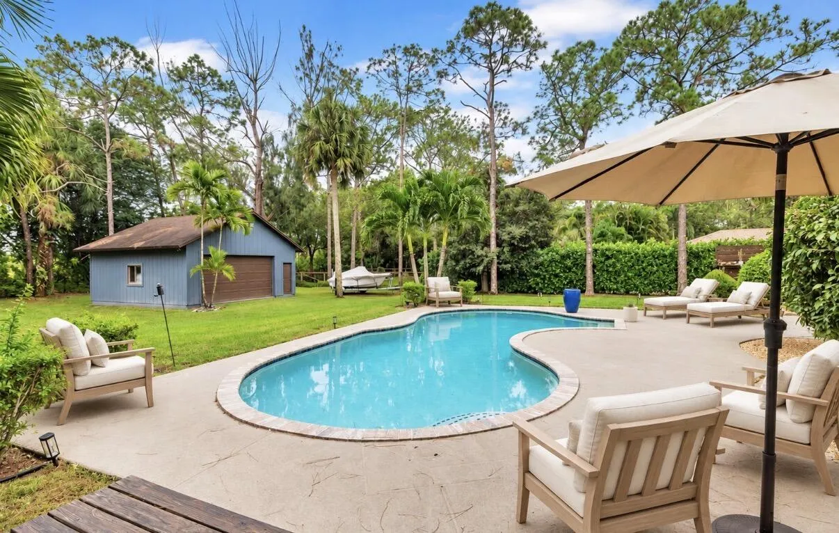 10070 TRAILWOOD Circle