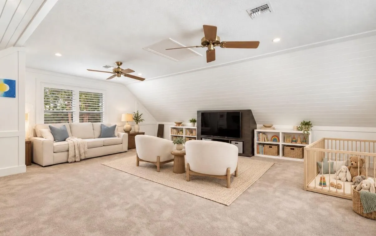 10070 TRAILWOOD Circle