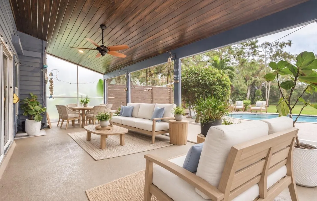10070 TRAILWOOD Circle
