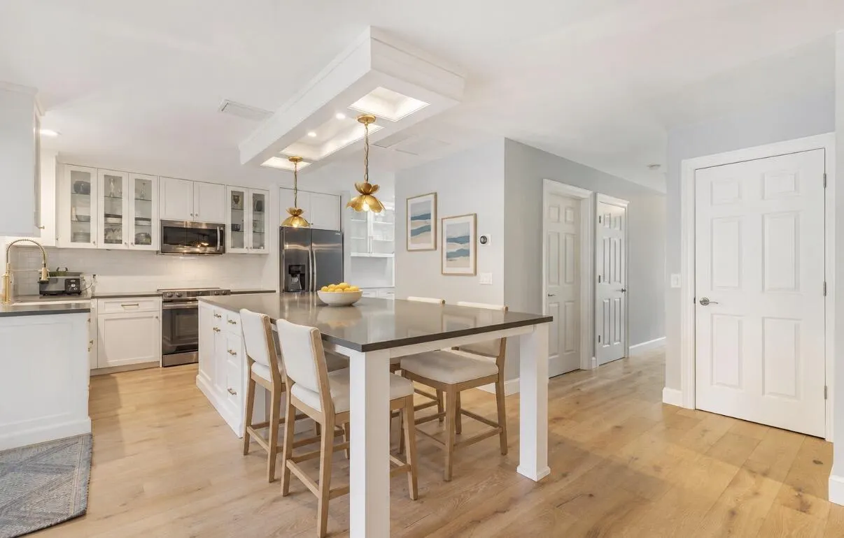 10070 TRAILWOOD Circle