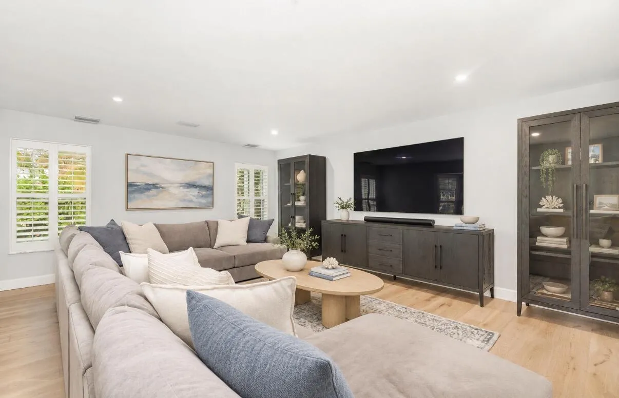 10070 TRAILWOOD Circle