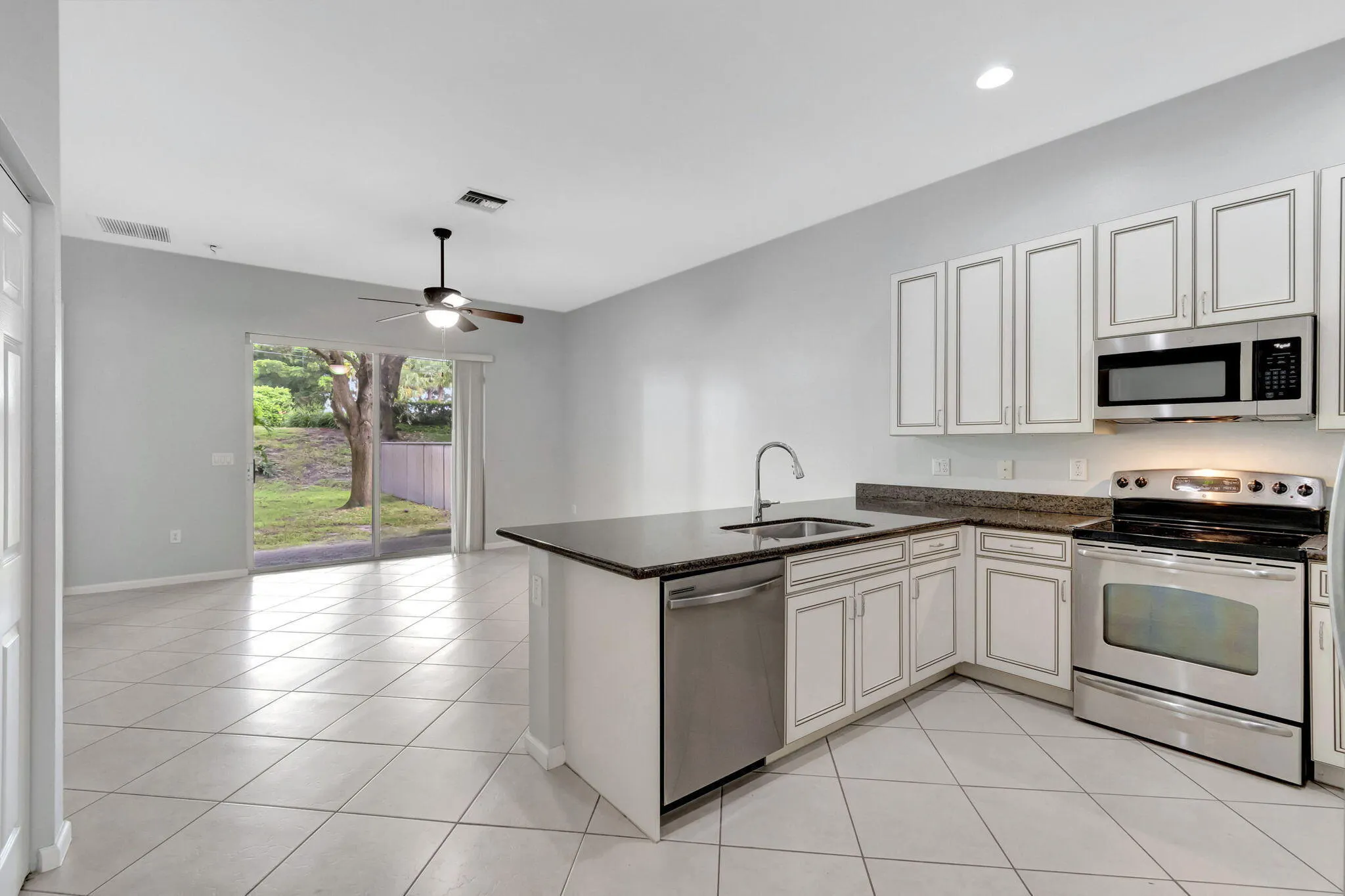 10947 BITTERNUT HICKORY Lane