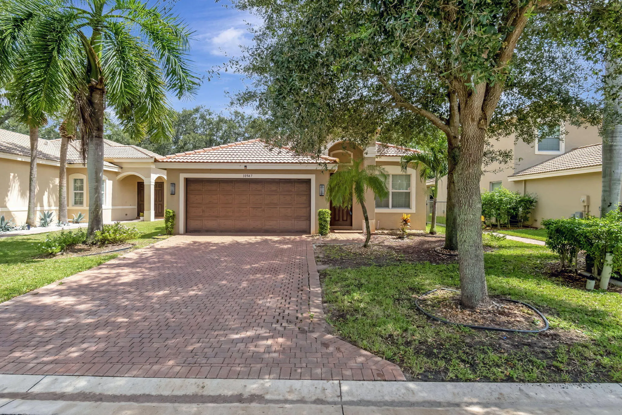 10947 BITTERNUT HICKORY Lane