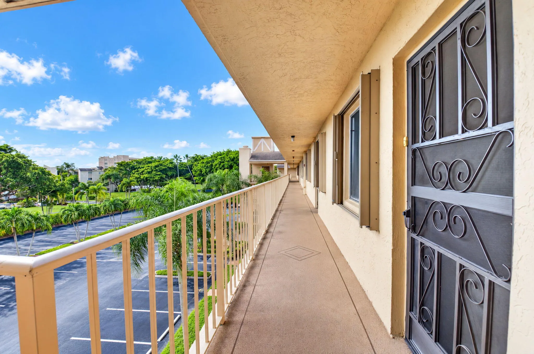 7145 HUNTINGTON Lane #408