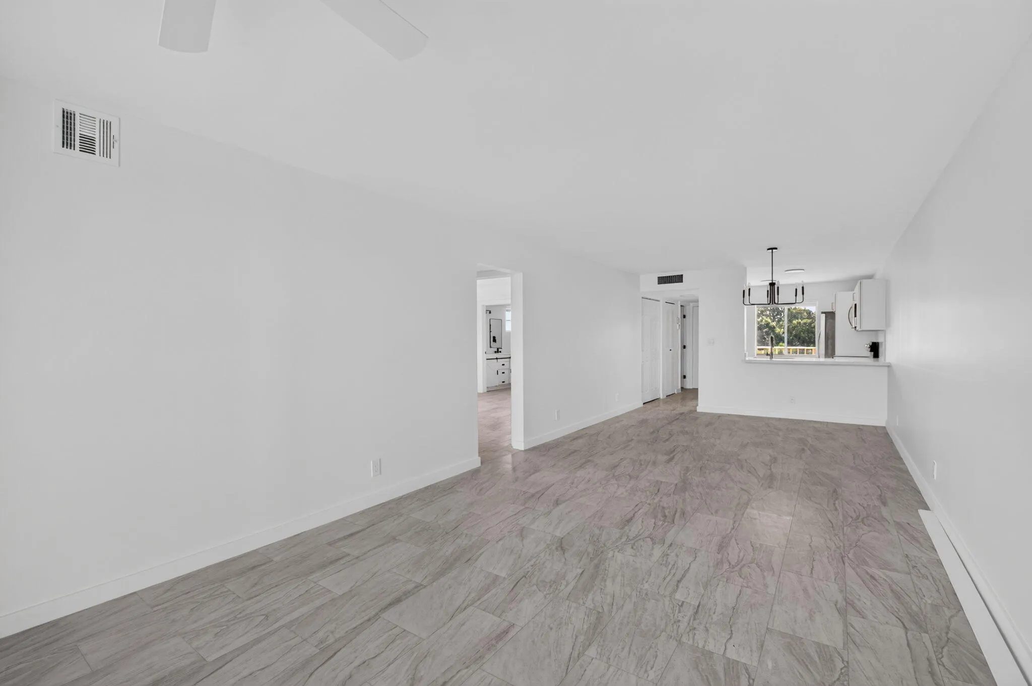7145 HUNTINGTON Lane #408