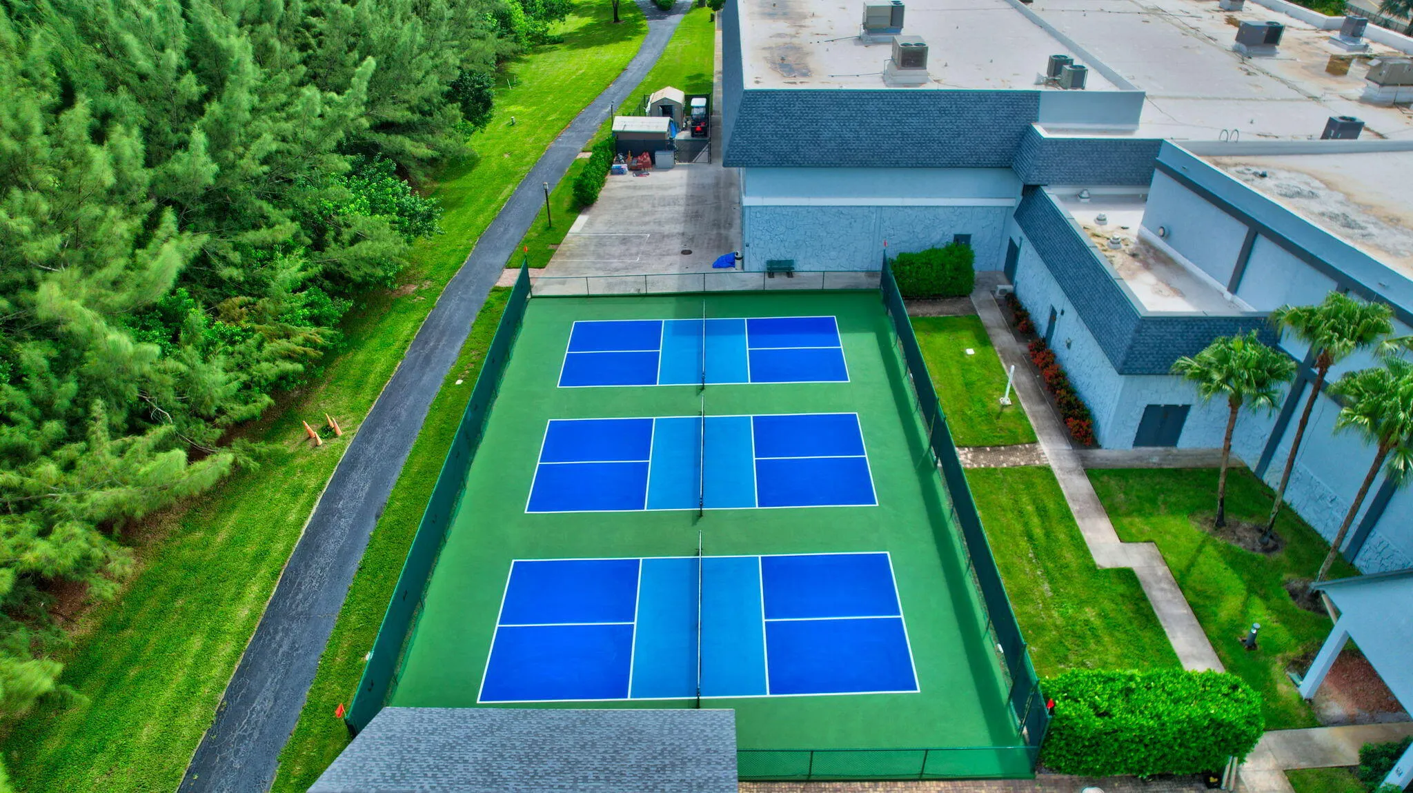 7145 HUNTINGTON Lane #408