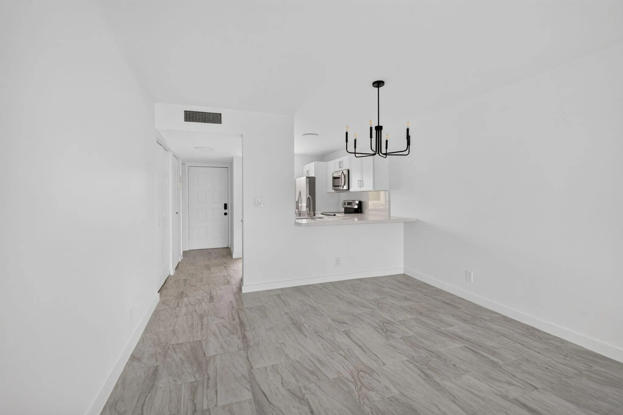 7145 HUNTINGTON Lane #408