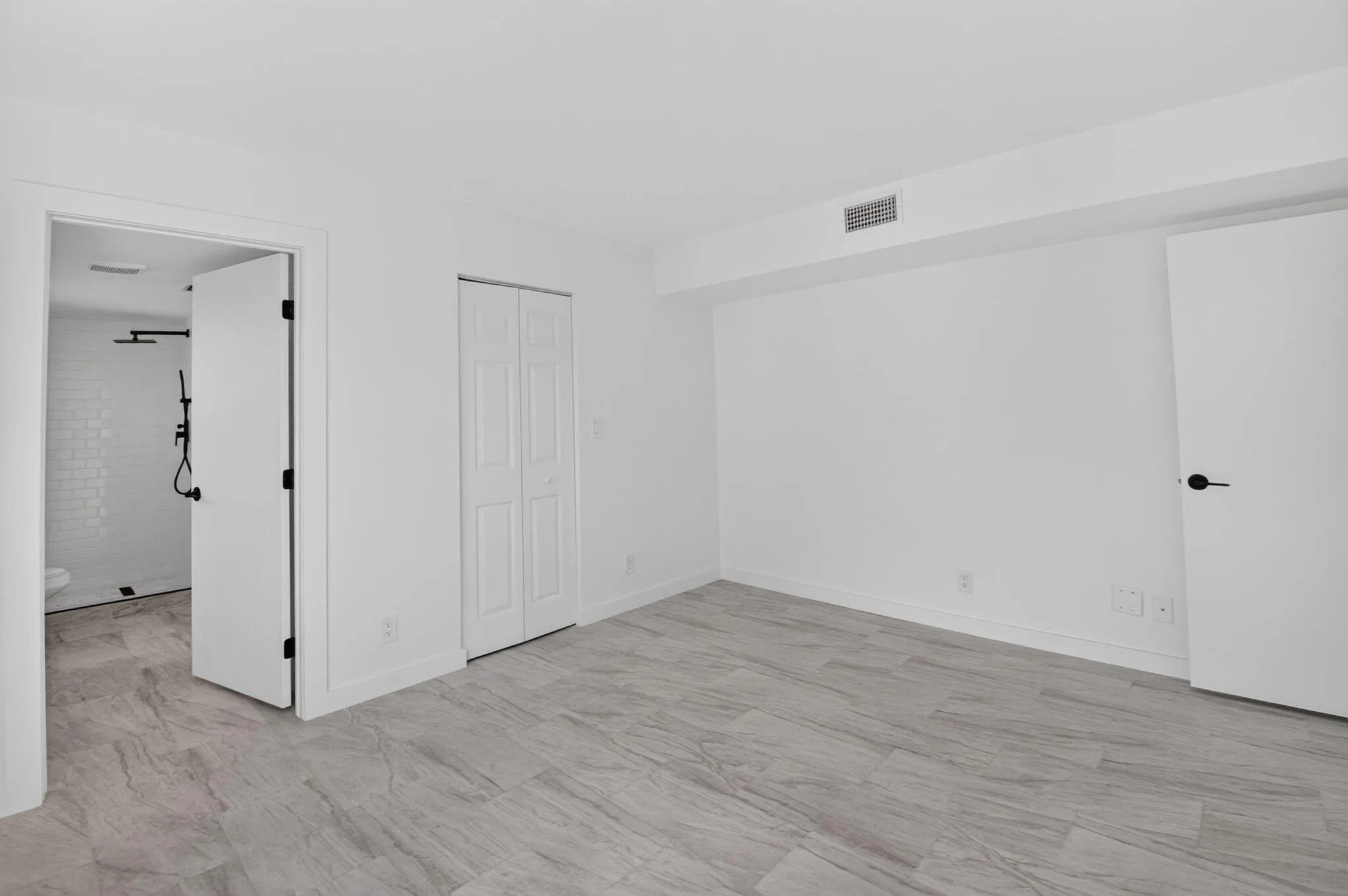 7145 HUNTINGTON Lane #408