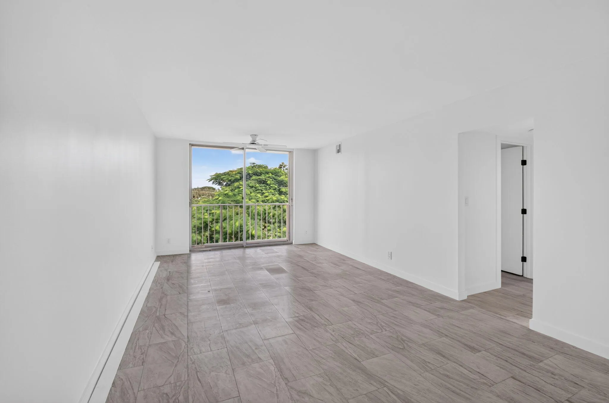 7145 HUNTINGTON Lane #408
