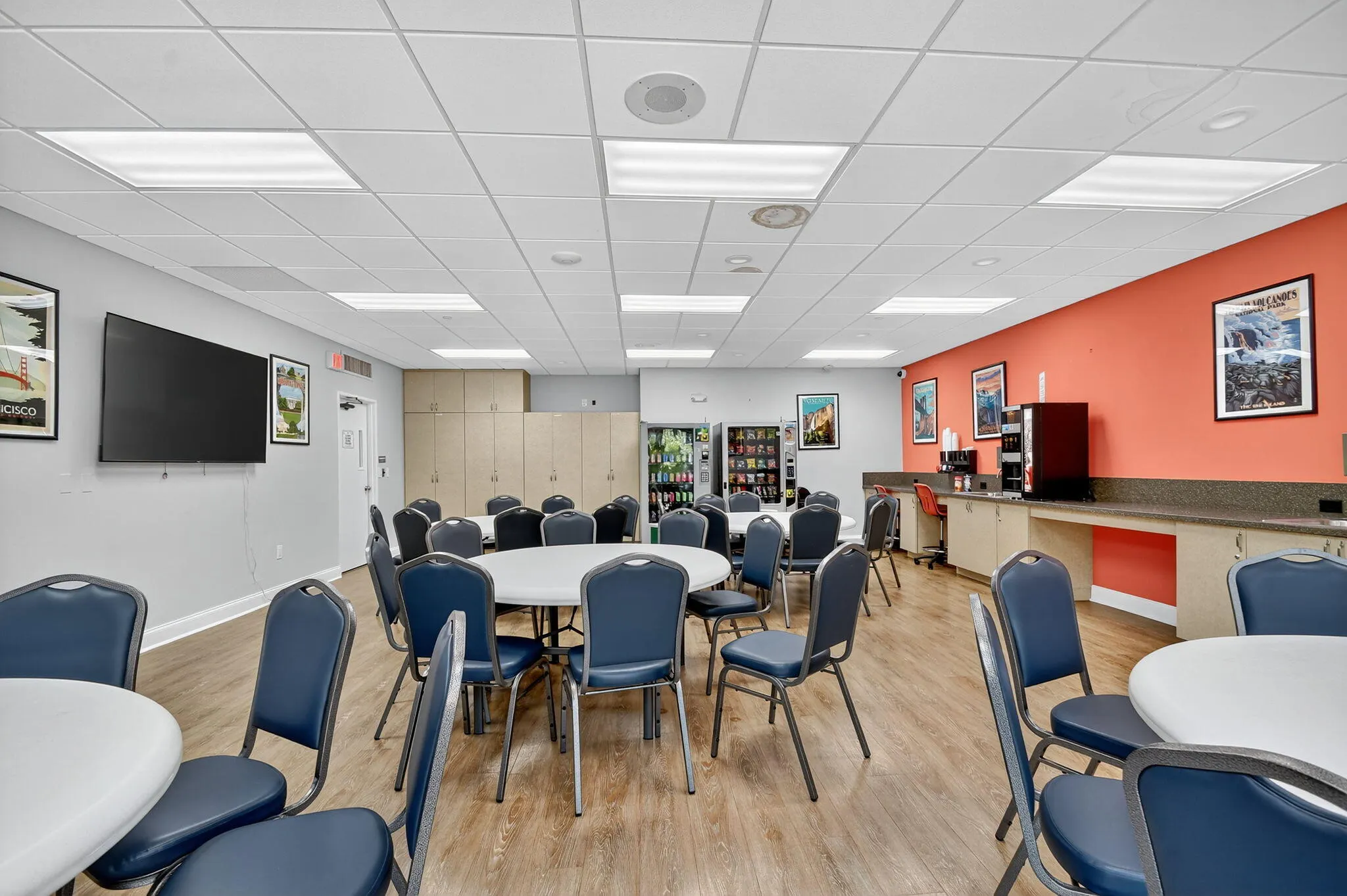 7145 HUNTINGTON Lane #408