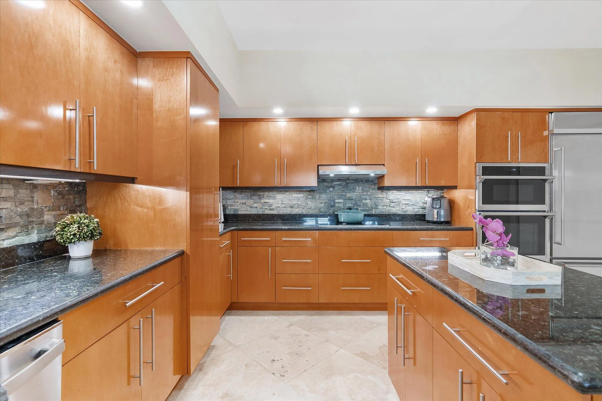 615 BAYSHORE Drive #603