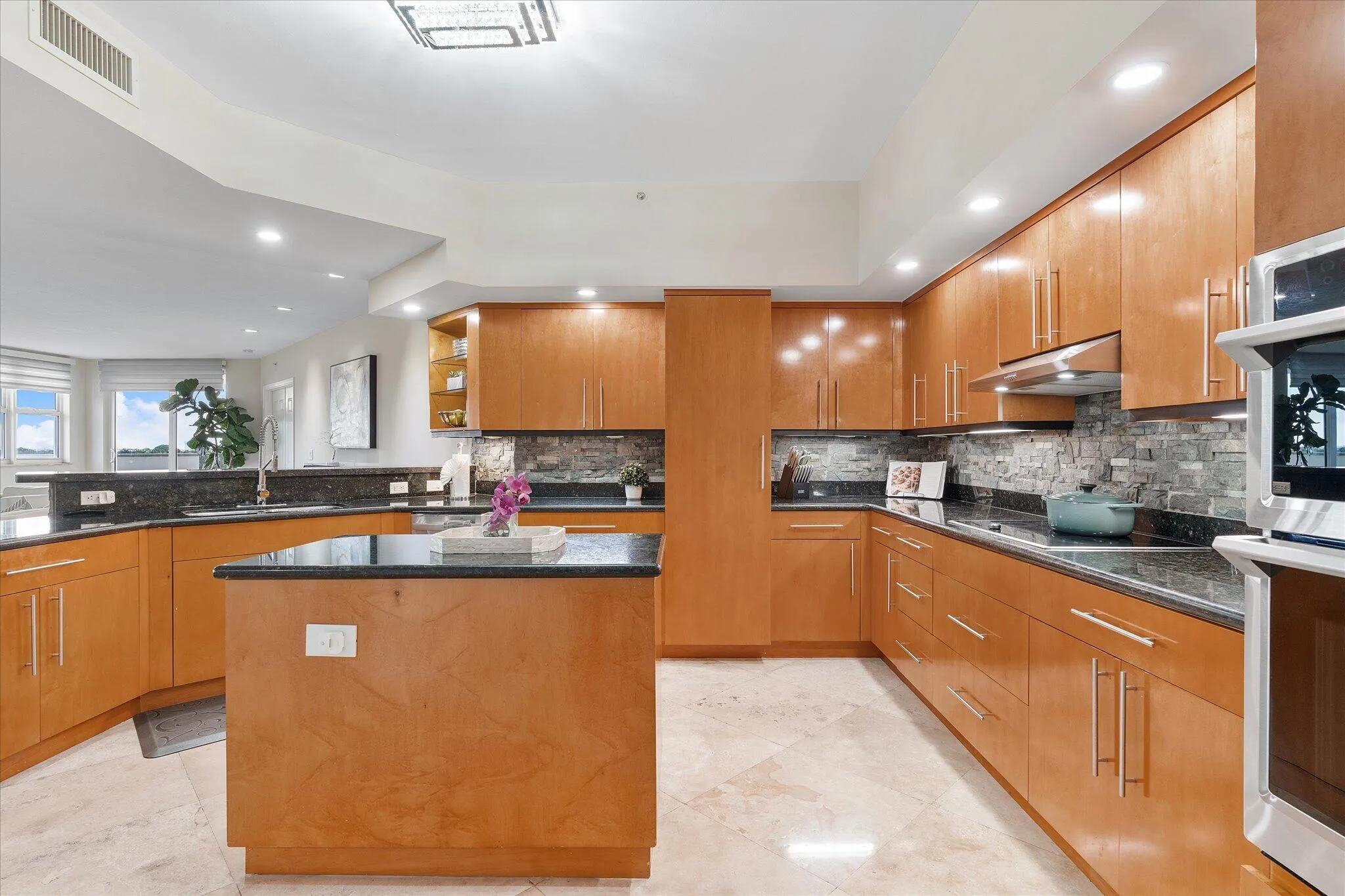 615 BAYSHORE Drive #603