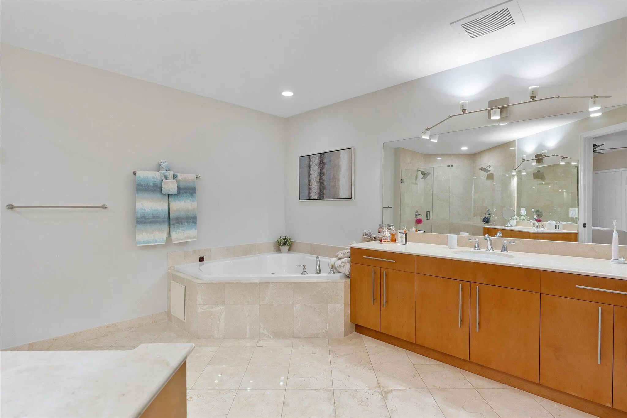 615 BAYSHORE Drive #603