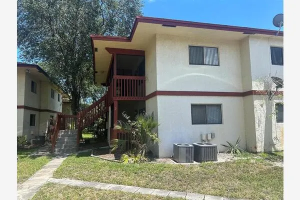 2046 NW 43RD Terrace #2