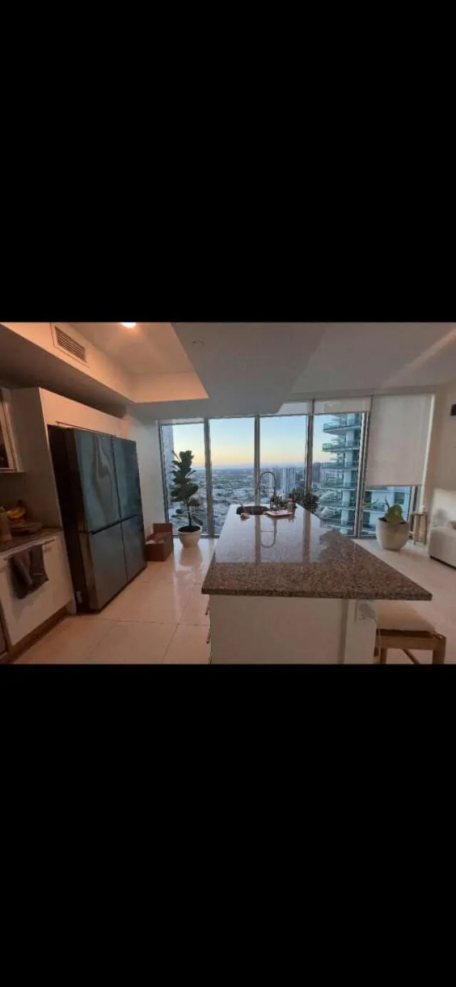 888 BISCAYNE Boulevard #3712